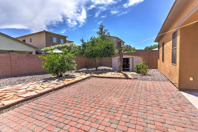 Building Photo - Rancho Sahuarita Gated Community