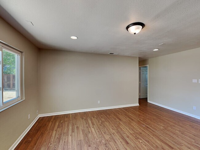 Building Photo - 4525 Brookfield Dr
