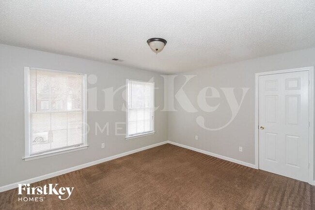 Building Photo - 4379 Richwood Pl