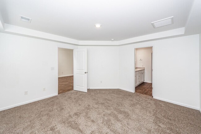 Building Photo - 3 Bedroom, 2.5 Bathroom Townhome in Cane Bay - Summerville