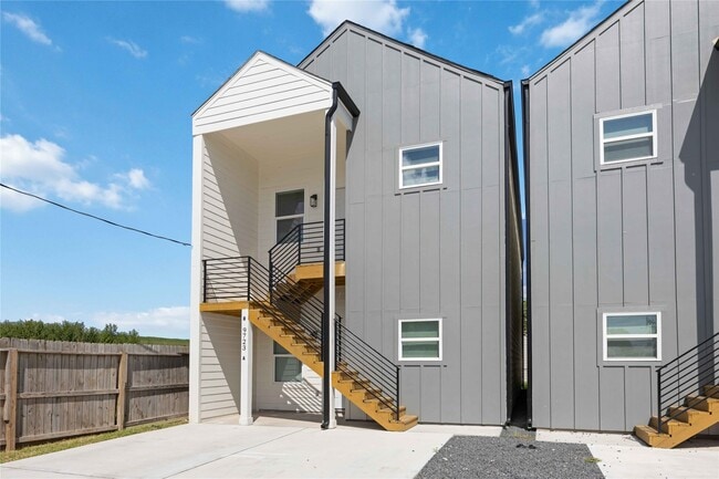 Building Photo - 9723 Cargill St