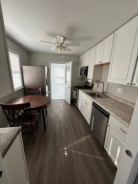 Building Photo - 22 Princeton Ave