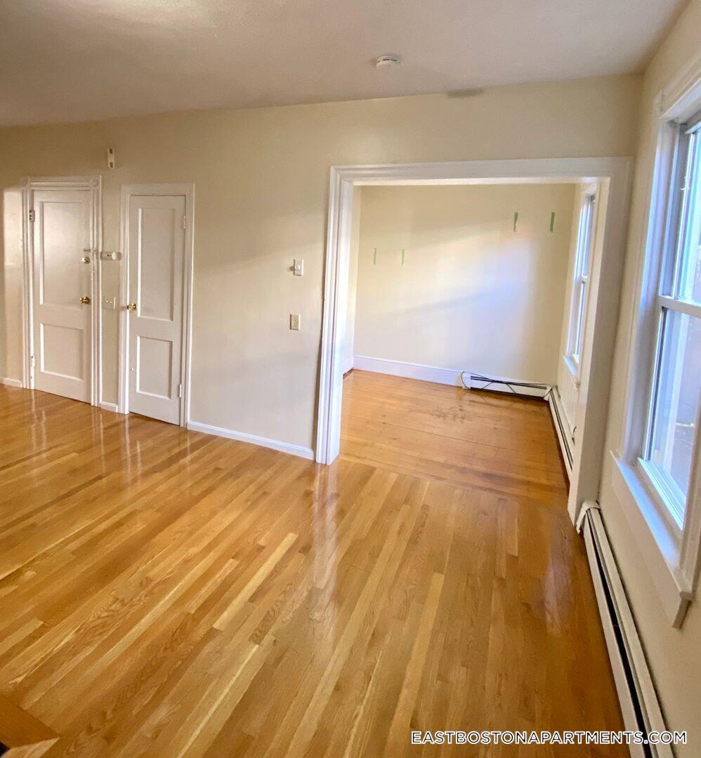 Building Photo - 284 Chelsea St