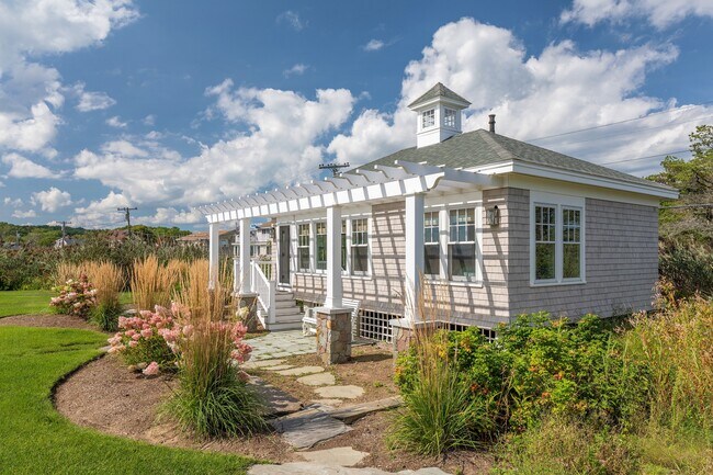 Building Photo - 159 Beach Ave