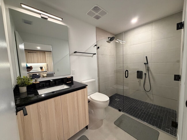 Building Photo - 225 N Miami Ave