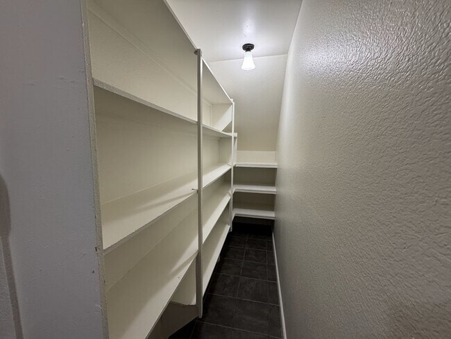 Building Photo - Maryvale 3br Townhome