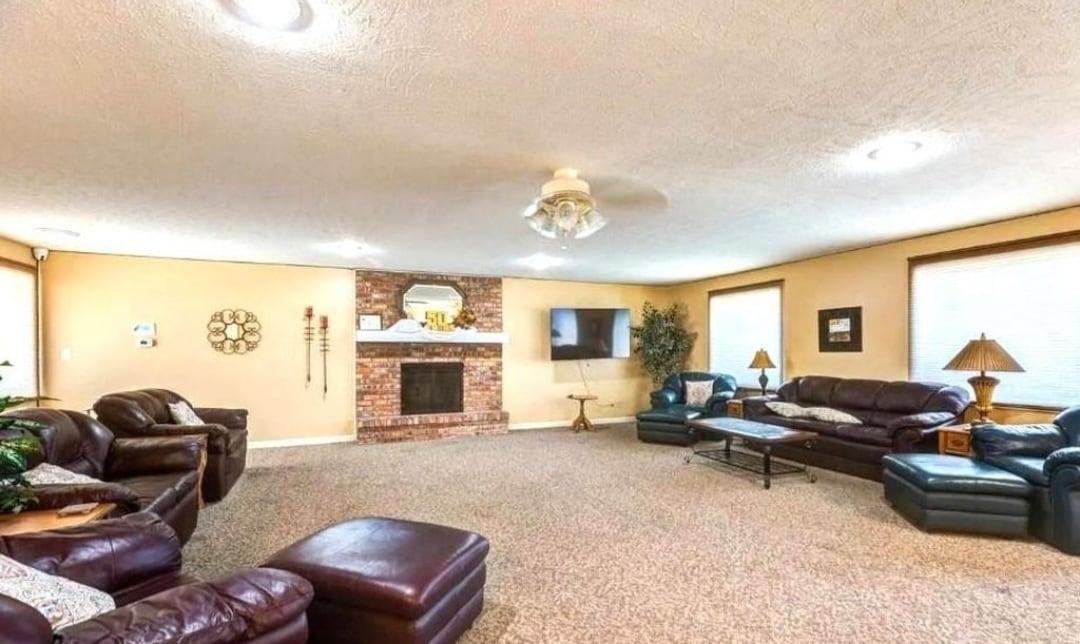 Building Photo - 1911 Glendale Rd