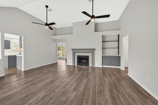 Building Photo - 3906 Greenwood Dr