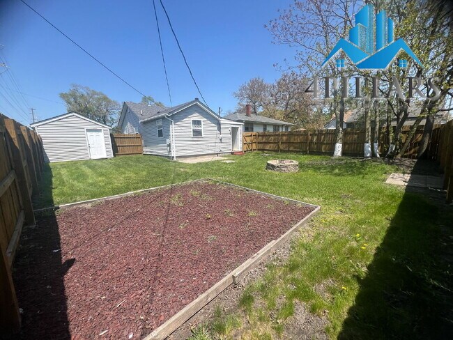 Building Photo - 2612 Vine Ct