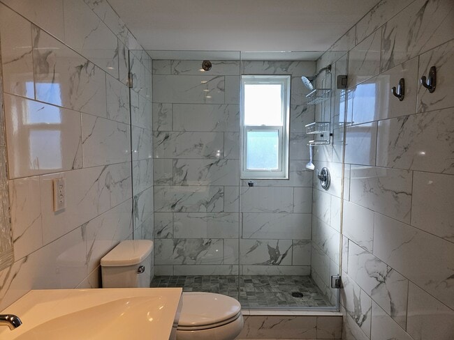 Building Photo - 255 Capri Cir N