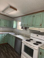 Building Photo - 608 Heatherview Dr