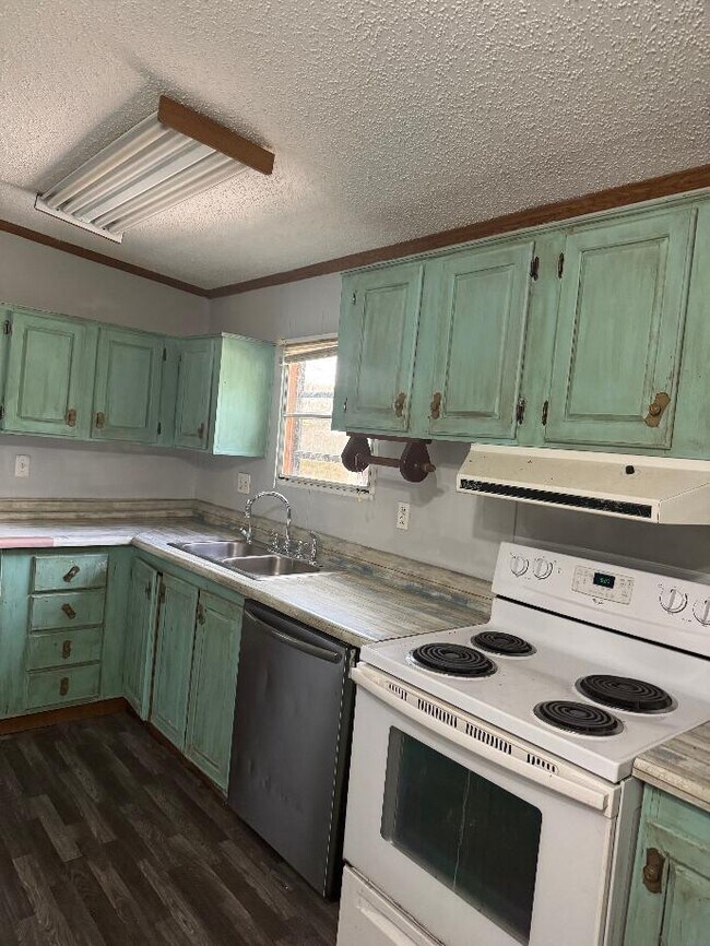 Building Photo - 608 Heatherview Dr