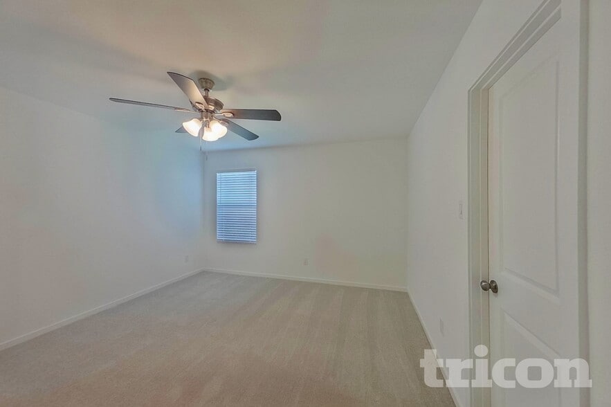 Building Photo - 3016 Pine St