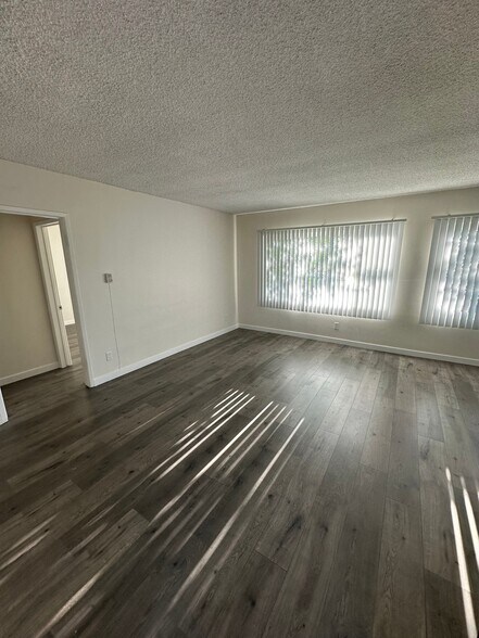 Building Photo - 8024 Owensmouth Ave