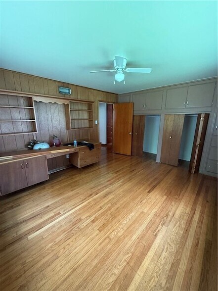 Building Photo - 1918 W Wedington Dr