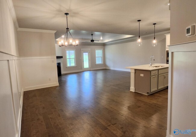 Building Photo - 137 Rugby Dr