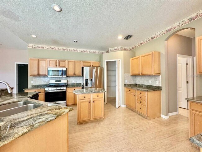 Building Photo - 14639 Coral Berry Dr