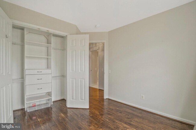 Building Photo - 6340 Walking Ln