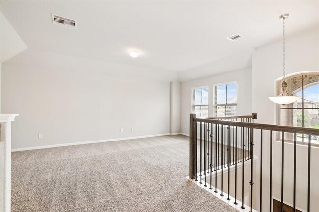 Building Photo - 5611 Cedar Cres Ct