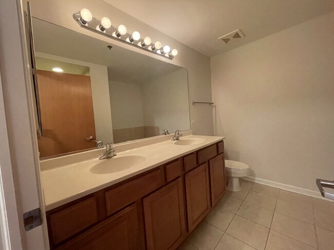 Master Bath - 1250 S Indiana Ave