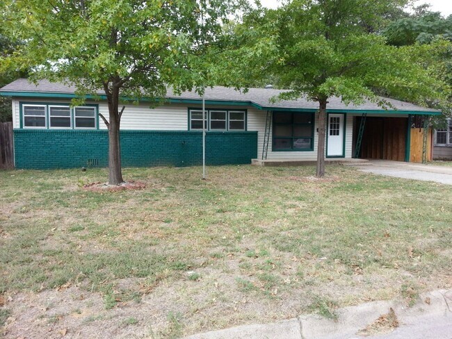 4 Bed 2 Bath Home w New Upgrades in Halto... - 4 Bed 2 Bath Home  w New Upgrades in Halto...