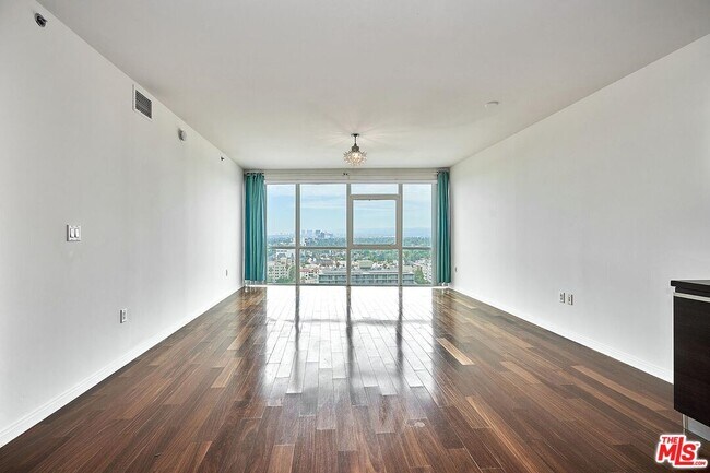 Building Photo - 3785 Wilshire Blvd