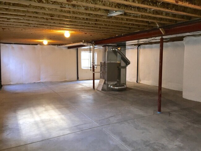 Building Photo - Stunning 4 Bedroom Home In Cross Creek area of Aurora