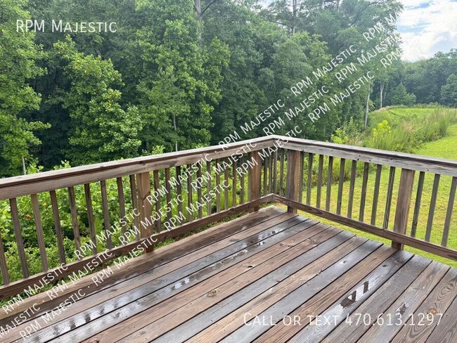 Building Photo - 925 Lakehaven Ln