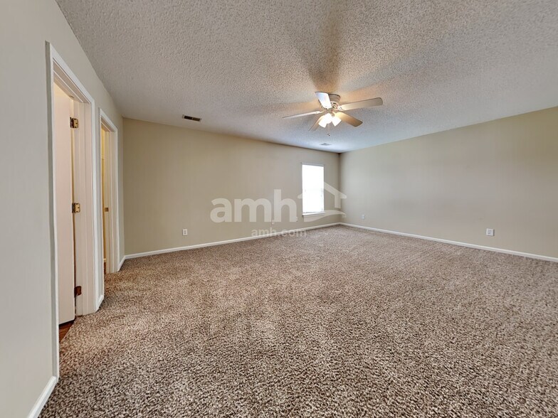 Building Photo - 193 Wildberry Ln