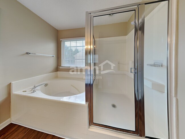 Building Photo - 18 North Orchard Farm Avenue