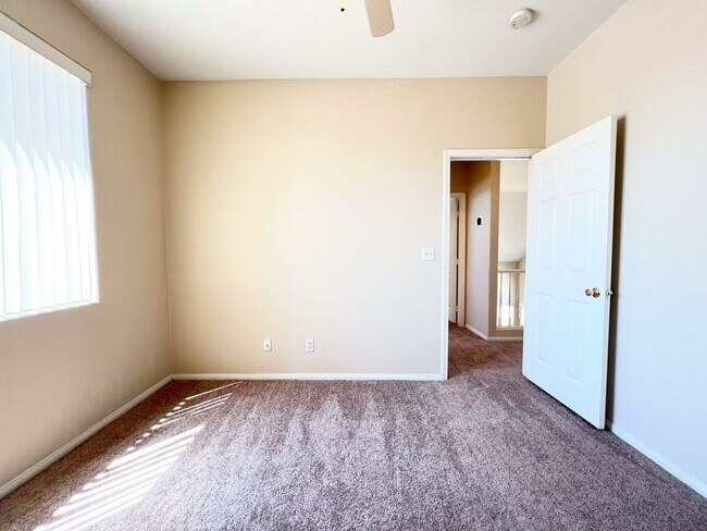 Building Photo - Wonderfully two-story single-family property