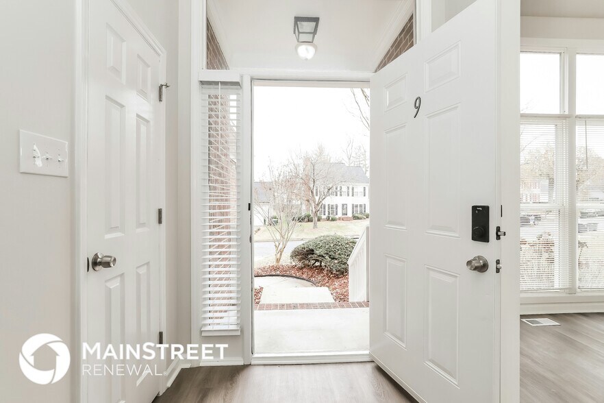 Building Photo - 9 Oliver Ct