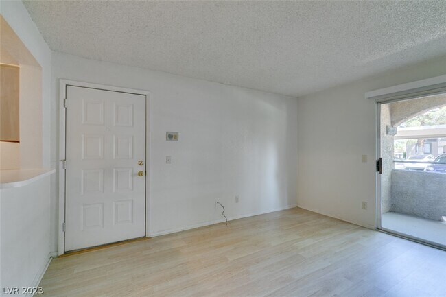 Building Photo - 221 Mission Newport Ln