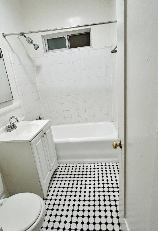 Building Photo - 1523 N McCadden Pl