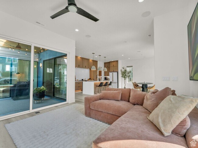 Building Photo - Amazing Executive Home Now Available!