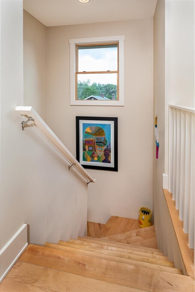 Building Photo - Charming Modern Home in Kenilworth