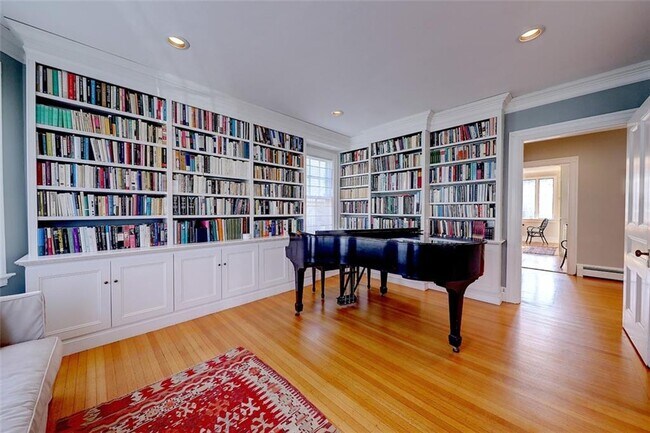 Building Photo - 37 Barnes St