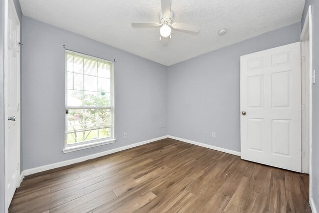 Building Photo - 7414 Battlewood Dr