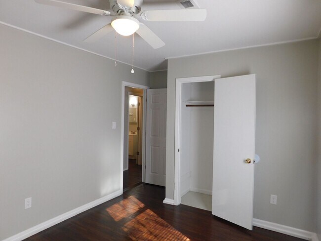 Building Photo - Charming Home in Havelock