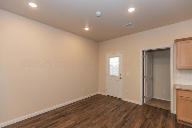 Building Photo - 7604 Beck Dr