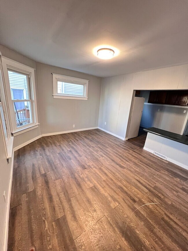 Building Photo - 1403 1/2-1223 1/2 14th St