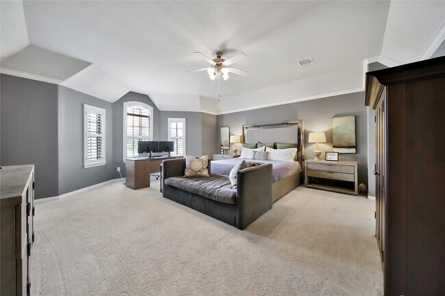 Building Photo - 5309 Larkin St