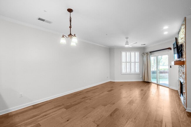 Building Photo - Waterfront Living at Its Finest - Beautifully Remodeled 3BR/2BA, 1st Floor, End Unit Condo on Lak...