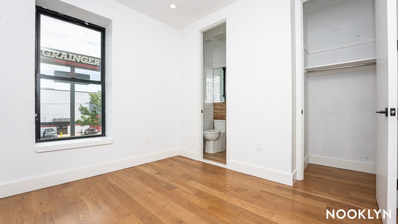 Building Photo - 122 29th St