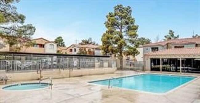 Building Photo - 3151 N Soaring Gulls Dr