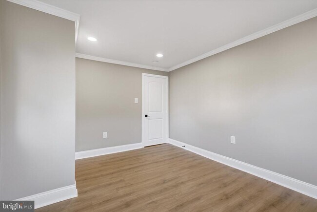 Building Photo - 906 Washington Ave