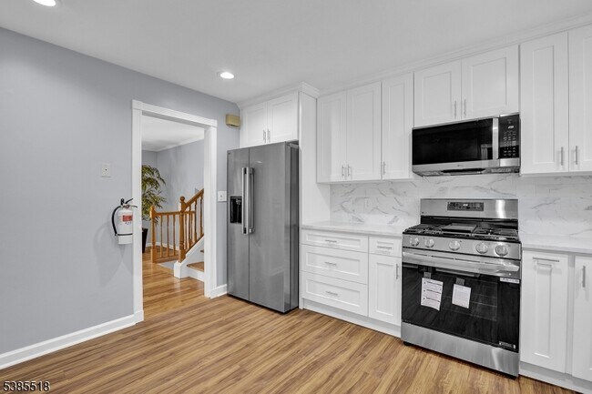 Building Photo - 42 Stonewyck Rd
