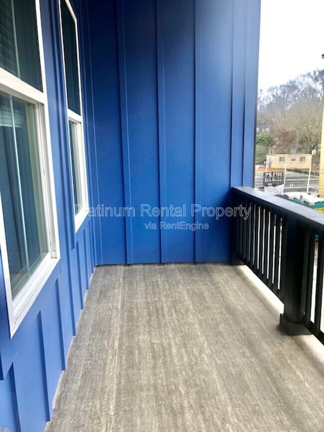 Building Photo - 146 Color Cir