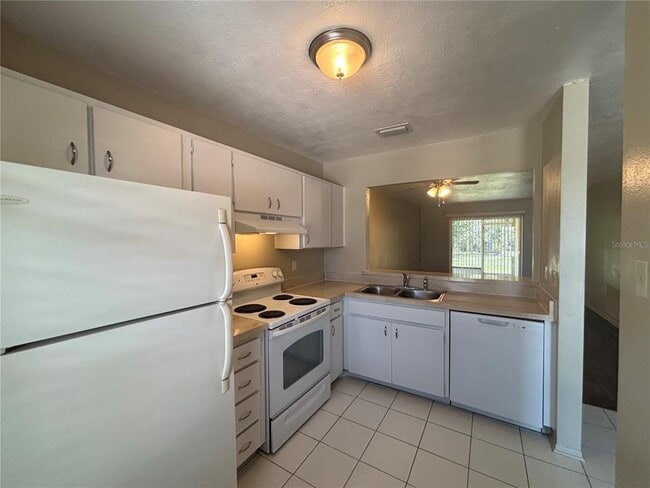 Building Photo - 2850 Westmoreland Ct