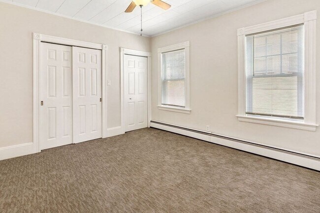 Building Photo - 283 Sutton St